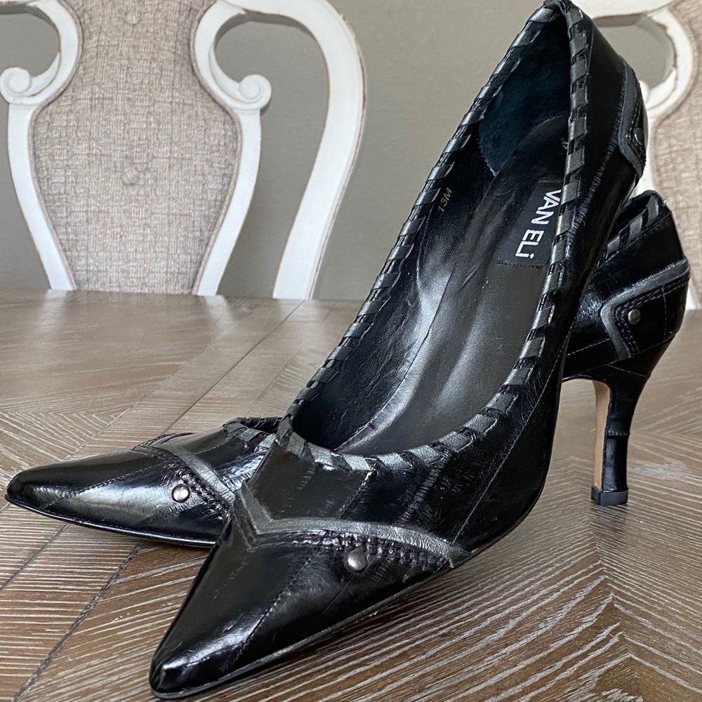 SOLD NWOT Van Eli Black Leather Pumps